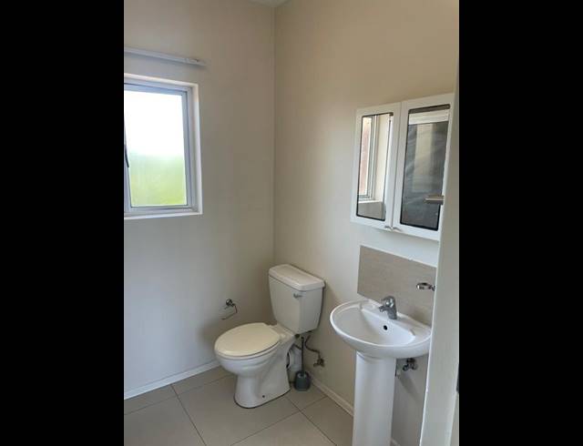 1 BEDROOM APARTMENT FOR SALE IN SHEFFIELD BEACH